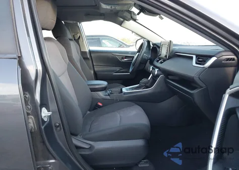 2019 Toyota Rav4 Xle z USA, uszkodzony, nr VIN 2T3P1RFV1KW063349